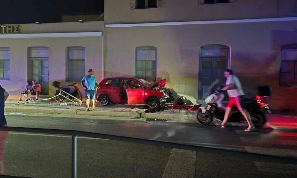 Σοκαριστικό τροχαίο στην Σύρο - Μοτοσικλέτα κόπηκε στα δύο - Νεκρός 49χρονος
